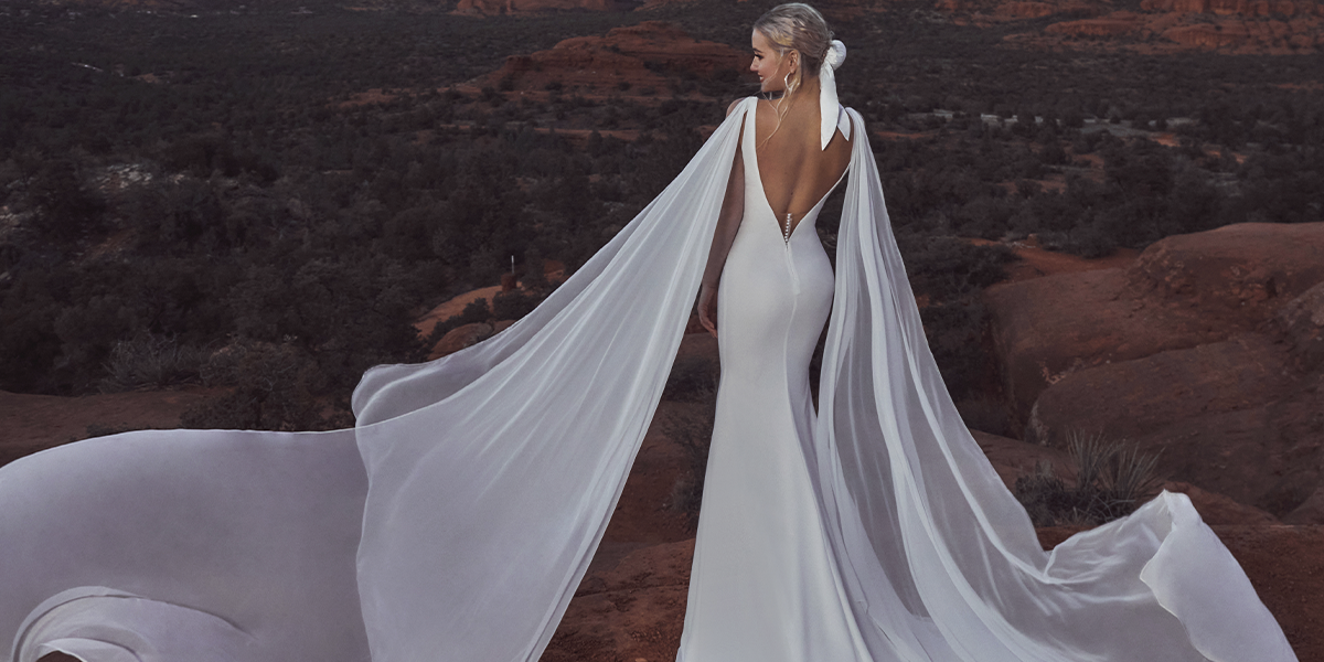 Simple Sexy Wedding Dress with Cape and Backless Design